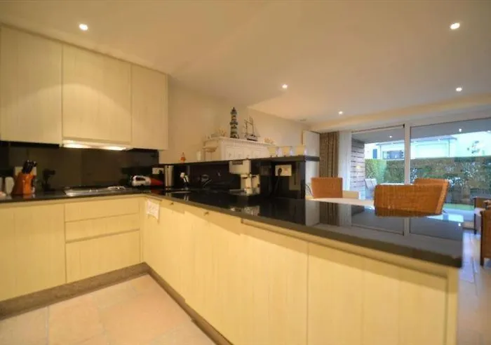 Rez-de-jardin Pres De La Apartment